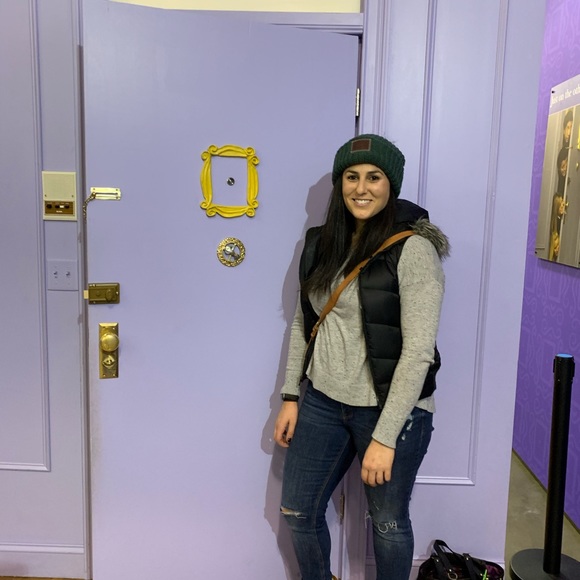 Meet your Posher, Leslie - Picture 3 of 3